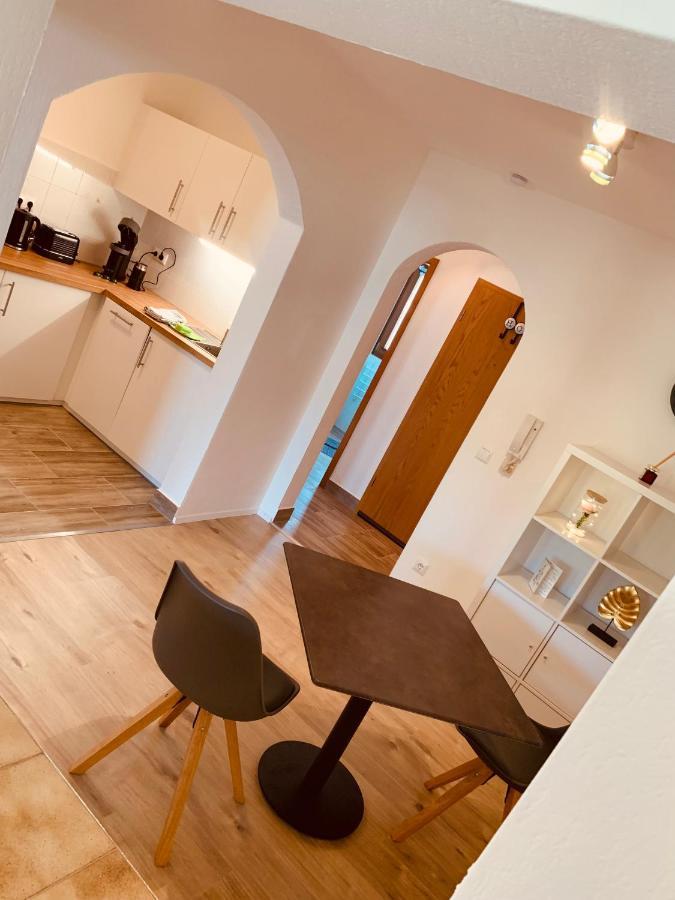 Felix Living 5, Modern & Cozy 2 Zimmer Wohnung, Terrasse, Parkplatz Salzweg Extérieur photo